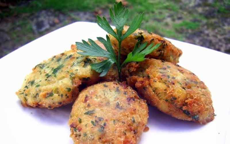 Le bacalhau désigne la morue séchée et salée