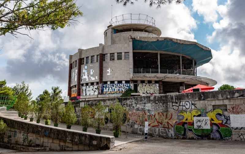 bâtiment des année 60 en béton armée