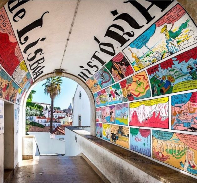 La peinture murale História de Lisboa est de l'illustrateur Nuno Saraiva, elle a été peinte sur l'arche du tunnel en 2016